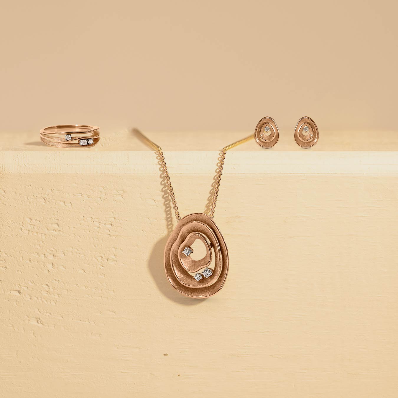 Ring "Wave" - 750 Rotgold