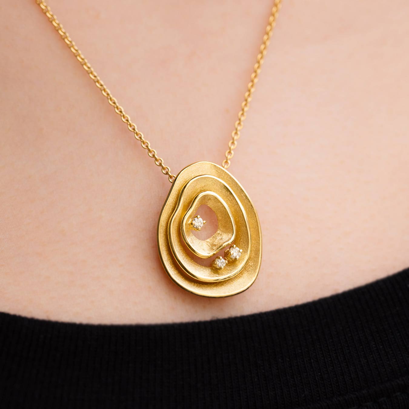 Anhänger "Wave" - 750 Gelbgold