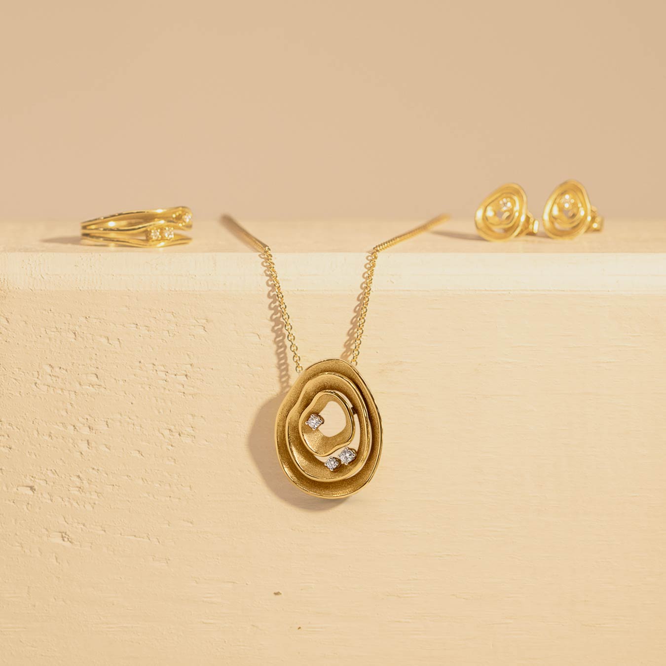 Anhänger "Wave" - 750 Gelbgold